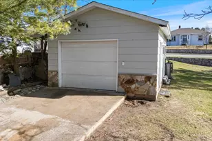 429 S 4th Ave E, Ely, MN 55731 - Photo 7