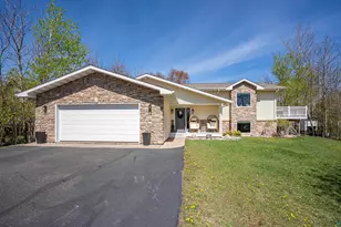 4809 Oak Ridge Dr, Hermantown, MN 55811 - Photo 1