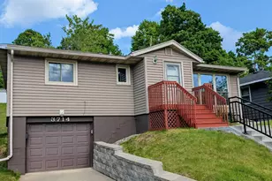 3714 Woodland Ave, Duluth, MN 55803 - Photo 1