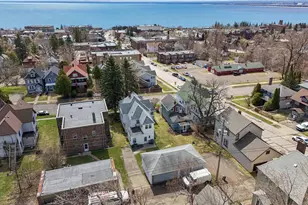1407 E 3rd St, Duluth, MN 55804 - Photo 3