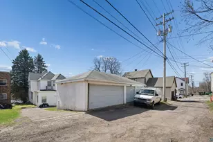 1407 E 3rd St, Duluth, MN 55804 - Photo 25