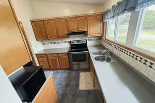 2136 Adirondack St, Duluth, MN 55811 - Photo 7