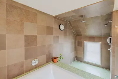 617 W 2nd St, Duluth, MN 55806 - Photo 31