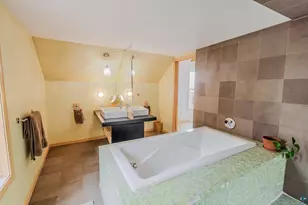 617 W 2nd St, Duluth, MN 55806 - Photo 29