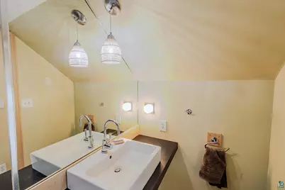 617 W 2nd St, Duluth, MN 55806 - Photo 27