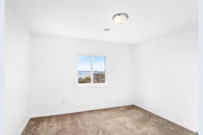 703 W 4th St, Duluth, MN 55806 - Photo 47