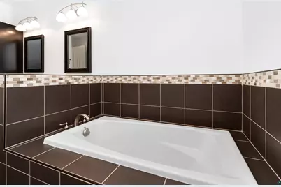 703 W 4th St, Duluth, MN 55806 - Photo 37