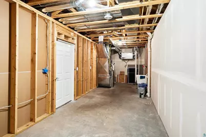703 W 4th St, Duluth, MN 55806 - Photo 51