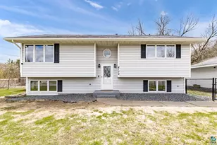 4704 Portland Rd, Hermantown, MN 55811 - Photo 5