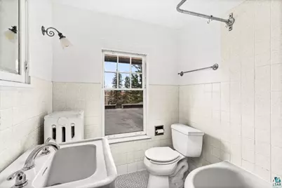 3130 E 1st St, Duluth, MN 55812 - Photo 51