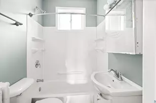 1127 E 3rd St, Duluth, MN 55805 - Photo 9