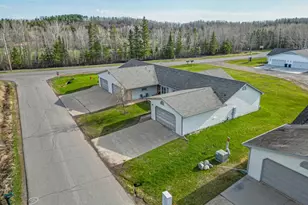 2506 E 21st Ave, Hibbing, MN 55746 - Photo 27