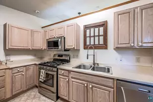 2506 E 21st Ave, Hibbing, MN 55746 - Photo 9