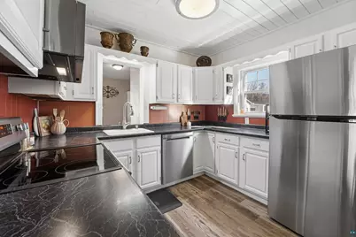 4219 W 8th St, Duluth, MN 55807 - Photo 7
