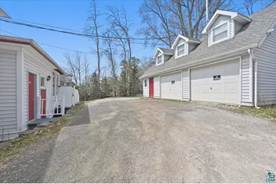 1727 E Superior St, Duluth, MN 55804 - Photo 5