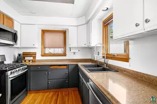 2312 E 8th St, Duluth, MN 55812 - Photo 11