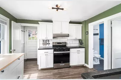 212 1/2 E 5th St, Duluth, MN 55805 - Photo 11