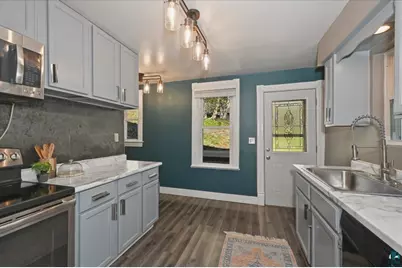 2117 W 4th St, Duluth, MN 55806 - Photo 9