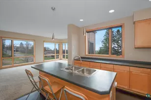 1001 W 6th St, Duluth, MN 55806 - Photo 15