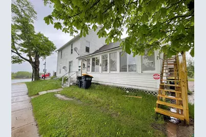 1222 Lakeshore Dr, Ashland, WI 54806 - Photo 1