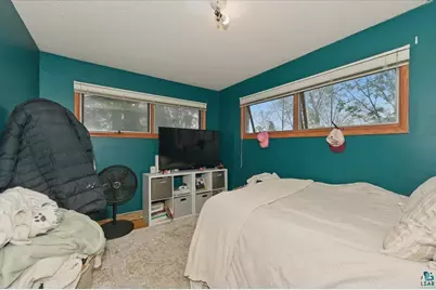 51 E Owatonna St, Duluth, MN 55803 - Photo 9