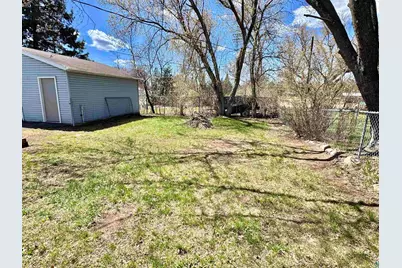 437 17th St, Cloquet, MN 55720 - Photo 5