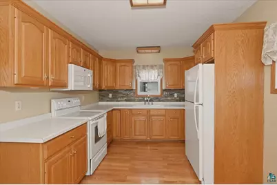 216 N 38th Ave W, Duluth, MN 55807 - Photo 11
