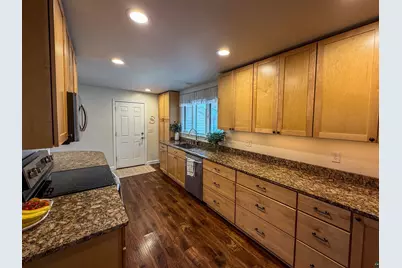 3704 Greysolon Rd, Duluth, MN 55804 - Photo 7
