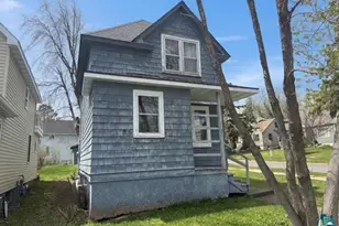 1127 N 46th Ave E, Duluth, MN 55804 - Photo 1