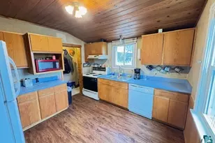 620 N 11th Ave E, Duluth, MN 55806 - Photo 3