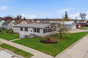 1430 12th St, Virginia, MN 55792 - Photo 1
