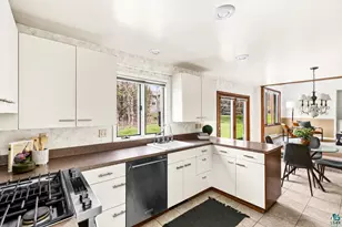 529 Valley Dr, Duluth, MN 55804 - Photo 15