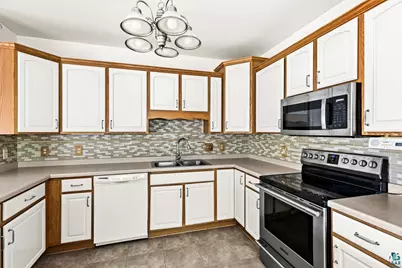 4042 Haines Rd #205, Duluth, MN 55811 - Photo 5