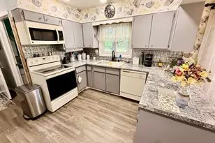 714 W 5th St, Washburn, WI 54891 - Photo 3