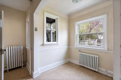 1931 E Superior St, Duluth, MN 55812 - Photo 9