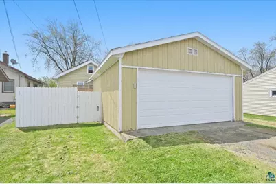 819 N 22nd St, Superior, WI 54880 - Photo 25