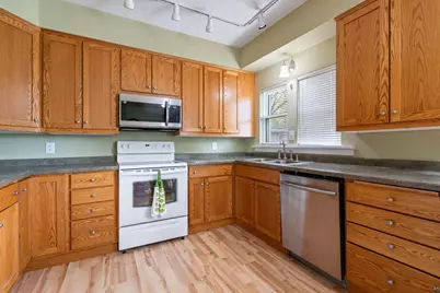 5201 Ivanhoe St, Duluth, MN 55804 - Photo 7