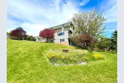 2810 Exhibition Dr, Duluth, MN 55811 - Photo 3