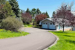 2810 Exhibition Dr, Duluth, MN 55811 - Photo 3