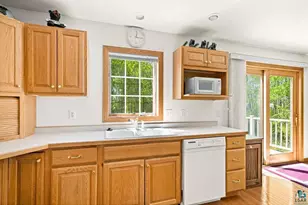 5345 Roosevelt Dr, Hermantown, MN 55811 - Photo 7