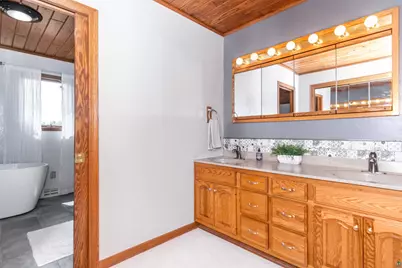 2301 Ohio Ave, Superior, WI 54880 - Photo 25