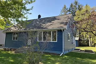 334 W Redwing St, Duluth, MN 55803 - Photo 1