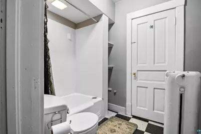 1122 E 5th St, Duluth, MN 55805 - Photo 27