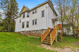 1122 E 5th St, Duluth, MN 55805 - Photo 3