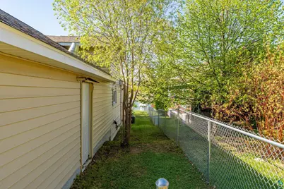 304 E James St, Ely, MN 55731 - Photo 31