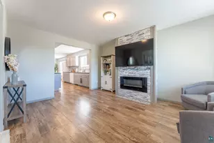 304 E James St, Ely, MN 55731 - Photo 9