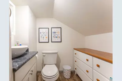 304 E James St, Ely, MN 55731 - Photo 21