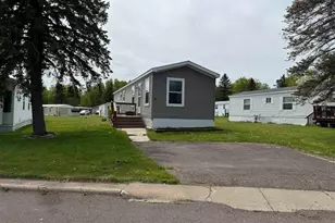 8 Holt Dr, Duluth, MN 55808 - Photo 1