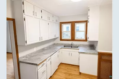 915 W 3rd St, Duluth, MN 55806 - Photo 3