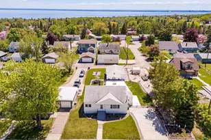 4604 Glenwood St, Duluth, MN 55804 - Photo 1